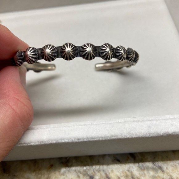 Native American all sterling silver bangle bracelet - Picture 3 of 3